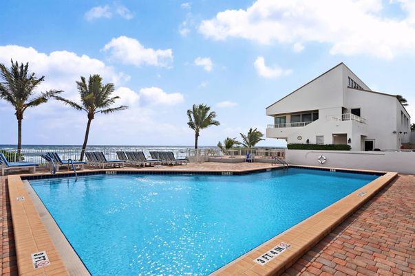 Exterior, Pool