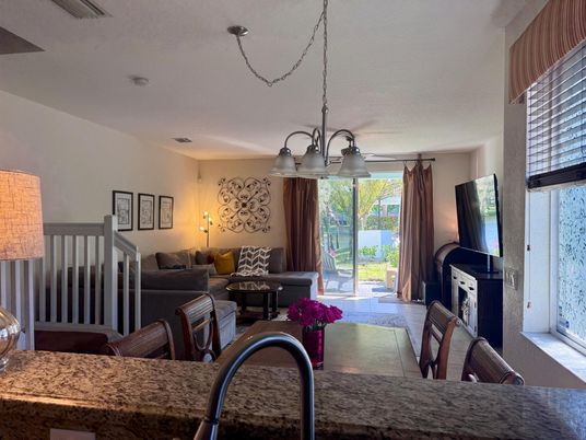 Chandelier, Interior, Living room