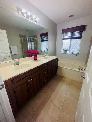Bathroom, Dual Sink Vanities, Interior