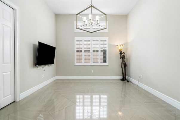 Empty room, Interior, Pendant Lights