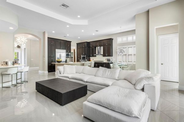 Dining room, Interior, Kitchen, Living room, Pendant Lights, Recessed Lighting, Stainless Steel Appliances