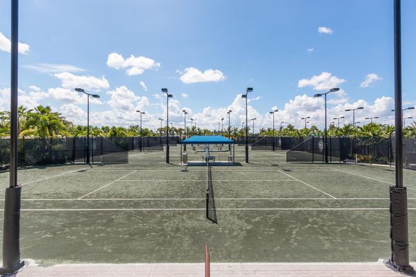 Exterior, Tennis Courts