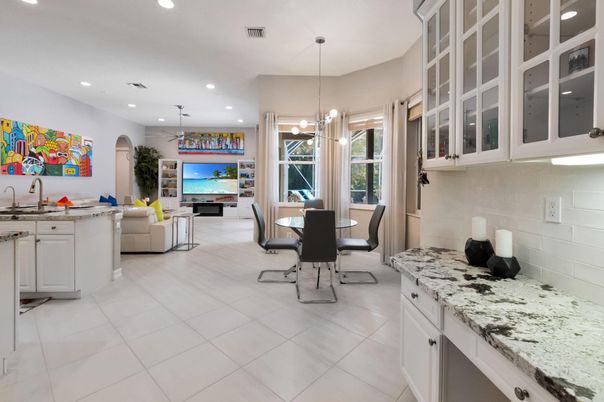 Dining room, Interior, Living room, Pendant Lights, Recessed Lighting