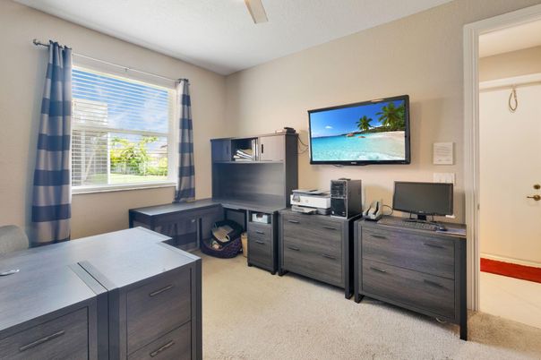 Home Office, Interior