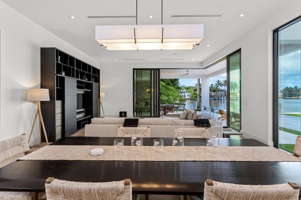 Dining room, Interior, Living room, Pendant Lights, Recessed Lighting, Water