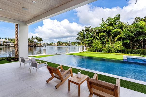 Exterior, Pool, Water