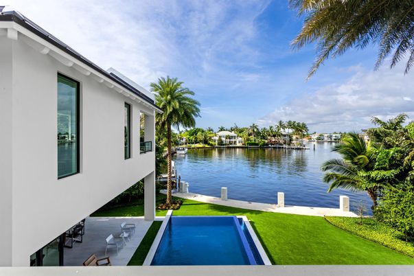 Exterior, Pool, Water