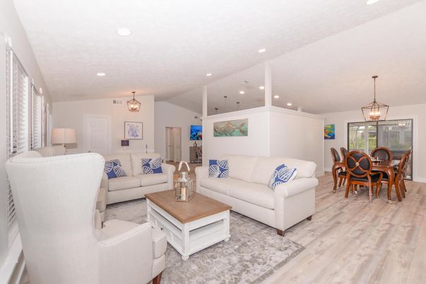 Dining room, Interior, Living room, Pendant Lights, Recessed Lighting, Wood Texture Flooring
