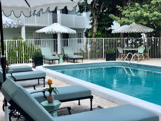 Exterior, Pool