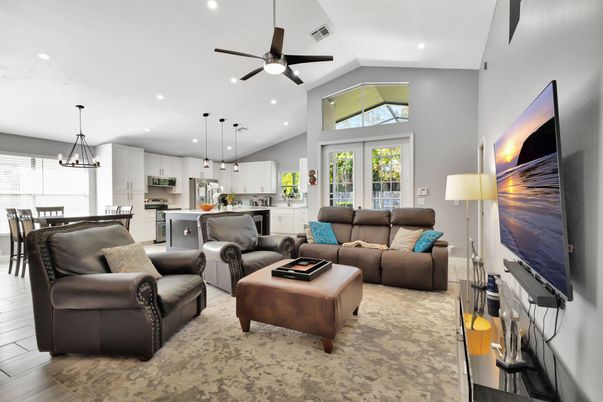 Dining room, Interior, Kitchen, Living room, Pendant Lights, Recessed Lighting, Stainless Steel Appliances, Wood Texture Flooring