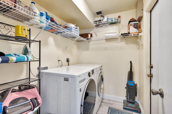 Interior, Washer, Wood Texture Flooring
