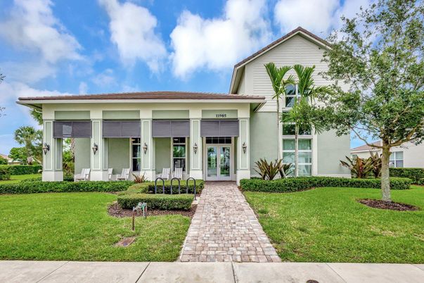 Exterior, Facade, Ranch
