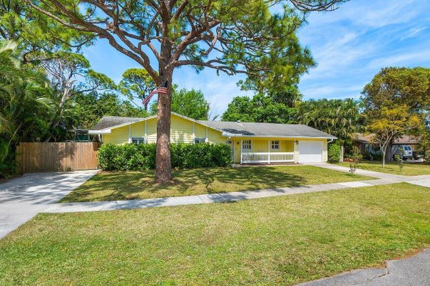Attached, Backyard, Exterior, Facade, Ranch