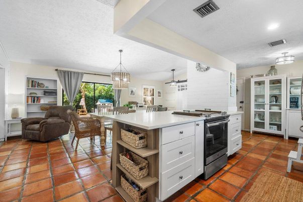 Chandelier, Dining room, Interior, Kitchen, Pendant Lights, Recessed Lighting