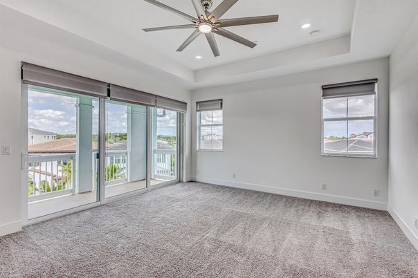 Empty room, Interior, Recessed Lighting