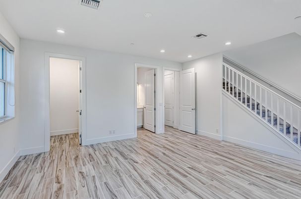 Empty room, Interior, Recessed Lighting, Wood Texture Flooring