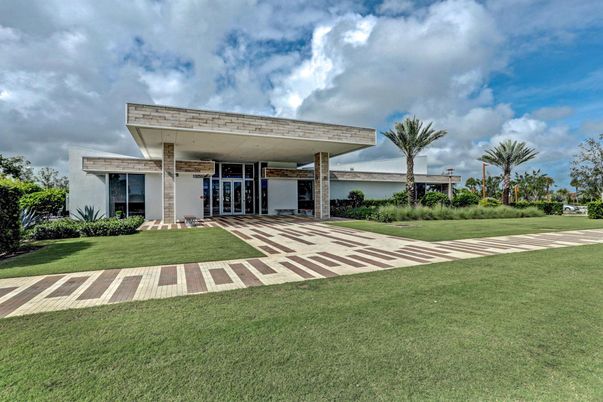 Backyard, Exterior, Facade, Modern