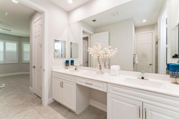 Bathroom, Dual Sink Vanities, Interior, Recessed Lighting