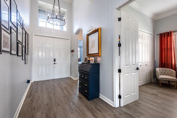Interior, Pendant Lights, Wood Texture Flooring