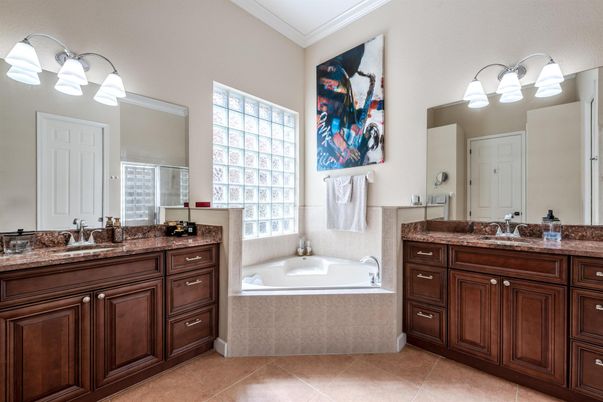 Bathroom, Dual Sink Vanities, Interior