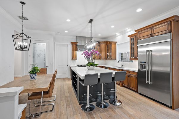 Dining room, Interior, Kitchen, Pendant Lights, Recessed Lighting, Stainless Steel Appliances, Wood Texture Flooring