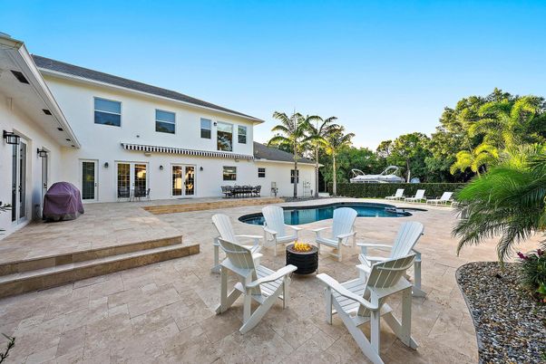 Exterior, Pool