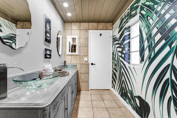 Bathroom, Interior, Recessed Lighting