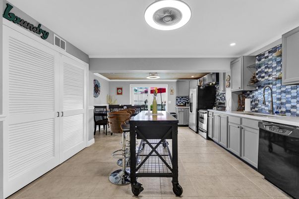 Dining room, Interior, Kitchen, Recessed Lighting, Stainless Steel Appliances