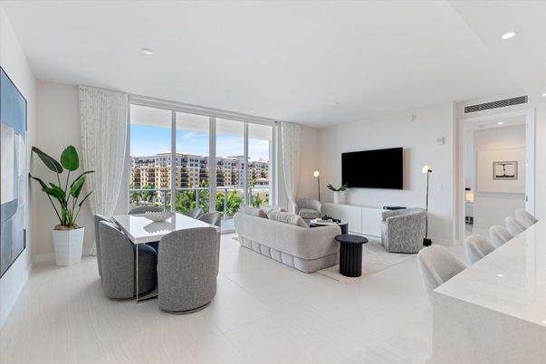 Dining room, Interior, Living room, Recessed Lighting