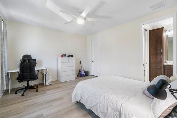 Bedroom, Home Office, Interior, Wood Texture Flooring