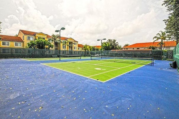 Exterior, Tennis Courts