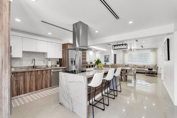 Dining room, Interior, Kitchen, Living room, Pendant Lights, Recessed Lighting, Stainless Steel Appliances