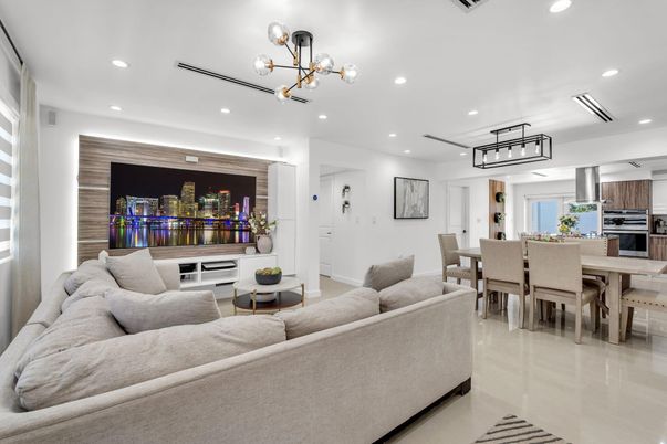 Dining room, Interior, Kitchen, Living room, Pendant Lights, Recessed Lighting, Stainless Steel Appliances