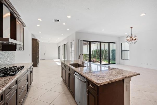 Chandelier, Interior, Kitchen, Recessed Lighting, Stainless Steel Appliances