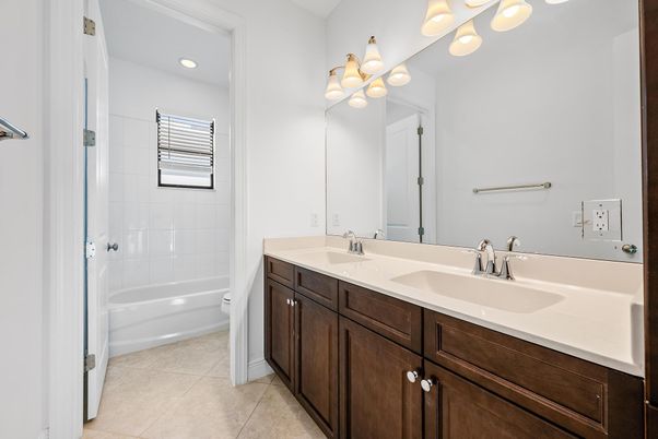 Bathroom, Dual Sink Vanities, Interior, Recessed Lighting