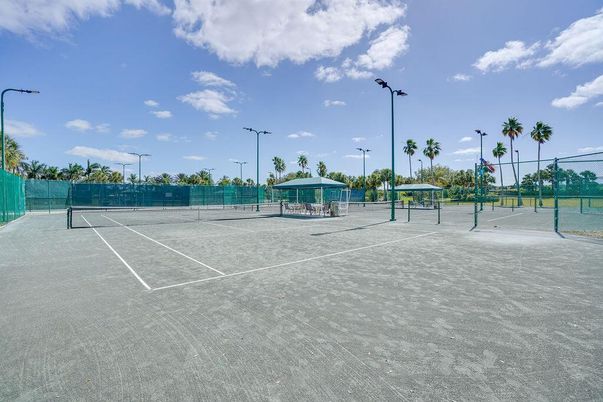 Exterior, Tennis Courts