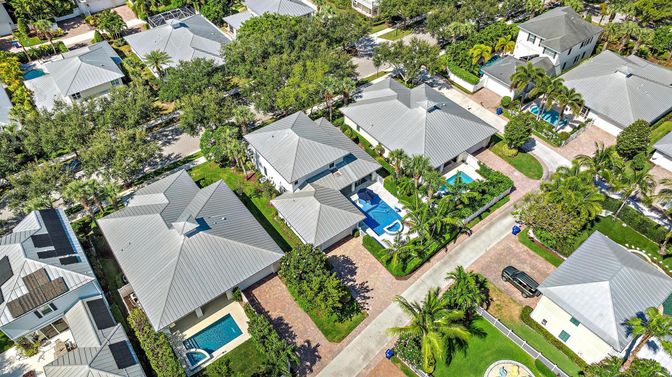Exterior, Drone