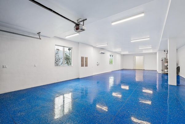 Garage, Interior