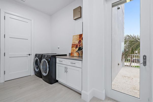 Interior, Washer, Wood Texture Flooring