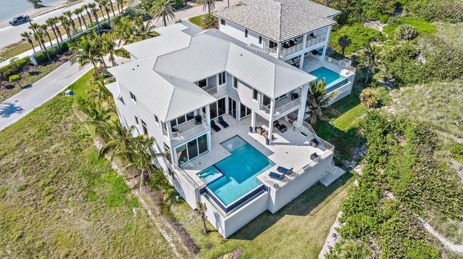 Exterior, Drone