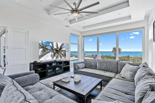 Interior, Living room, Recessed Lighting, Water