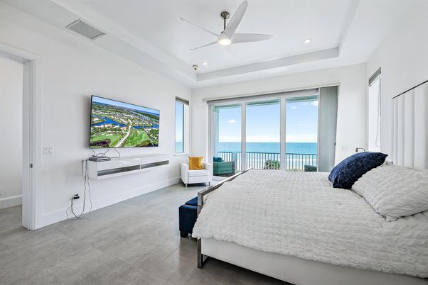 Bedroom, Interior, Recessed Lighting, Water