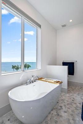 Bathroom, Free Standing Baths, Interior, Recessed Lighting, Water