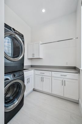 Interior, Recessed Lighting, Washer, Wood Texture Flooring