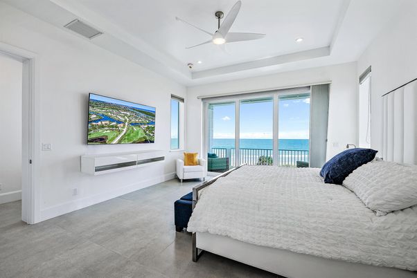 Bedroom, Interior, Recessed Lighting, Water