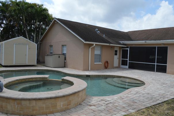 Exterior, Pool