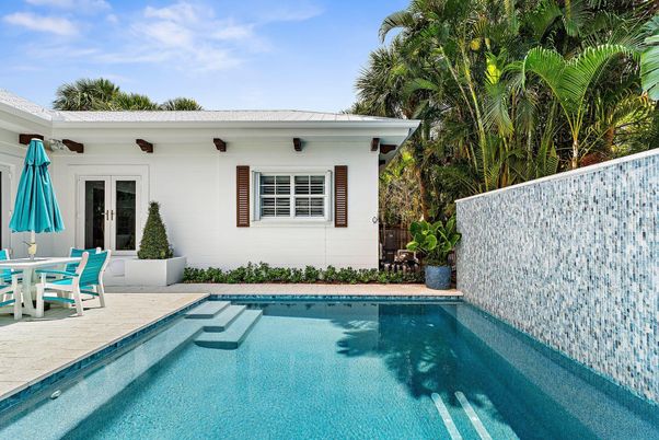 Exterior, Pool