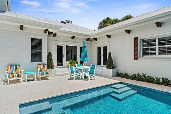 Exterior, Pool