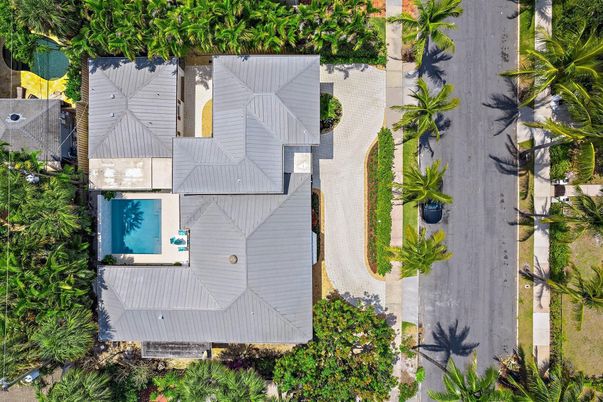 Exterior, Drone