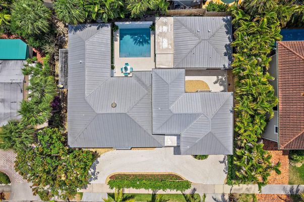 Exterior, Drone